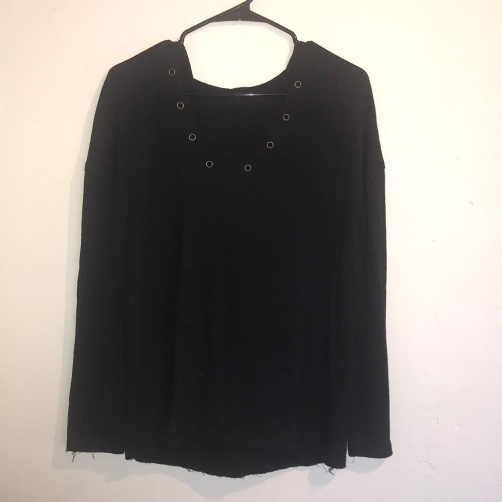 Black longe sleeve pullover